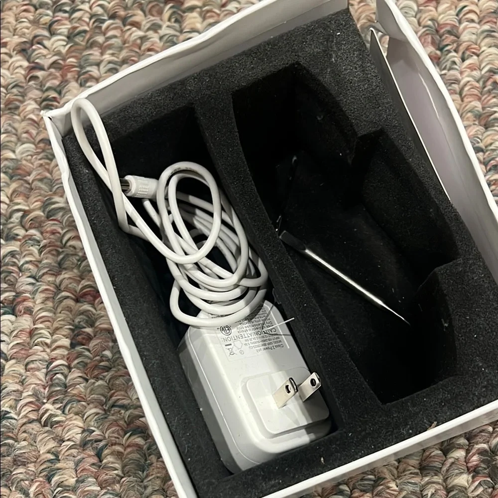 RoseSkinCo Pink Hair Removal Device - Picture 4 of 4